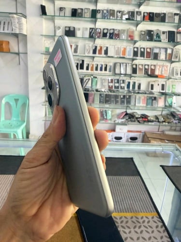 Honor 400 Pro 12G 512G 99% Sliver & Blue & black 99% 379$