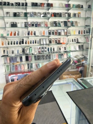 Honor 400 Pro 12G 512G 99% Sliver & Blue & black 99% 379$