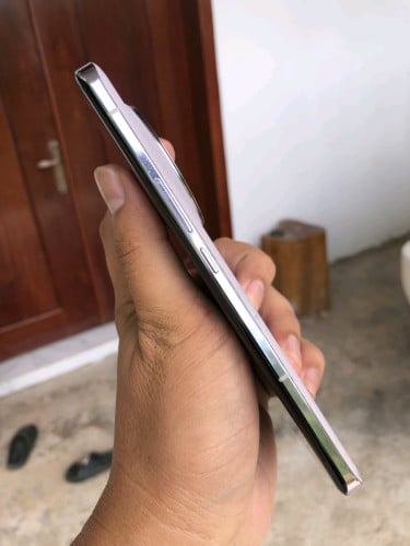 Honor Magic 5Pro (12G/512G) Global សាណុំហ្ស៊ីន ស្ទើរតួ អេក្រង់ដានបន្តិច មើលមិនចង់ឃើញ