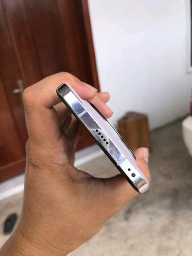 Honor Magic 5Pro (12G/512G) Global សាណុំហ្ស៊ីន ស្ទើរតួ អេក្រង់ដានបន្តិច មើលមិនចង់ឃើញ