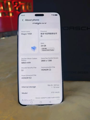 Honor Porsche Design Magic7RSR ram24G+24G /1T sim2 ស្អាត99% សុំនុំហ្សីន1set