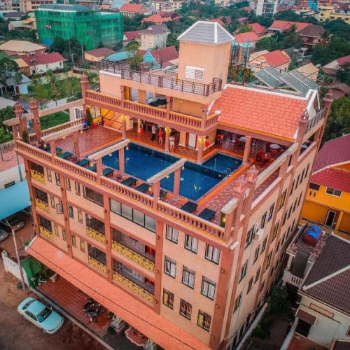 Hotel for rent and open near pub street / សណ្ឋាគារសម្រាប់ជួល និងបើកនៅជិតផ្លូវផាប់ស្រ្ទីត