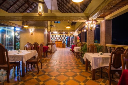 Hotel for rent and open near pub street / សណ្ឋាគារសម្រាប់ជួល និងបើកនៅជិតផ្លូវផាប់ស្រ្ទីត