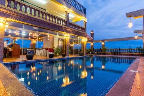 Hotel for rent and open near pub street / សណ្ឋាគារសម្រាប់ជួល និងបើកនៅជិតផ្លូវផាប់ស្រ្ទីត