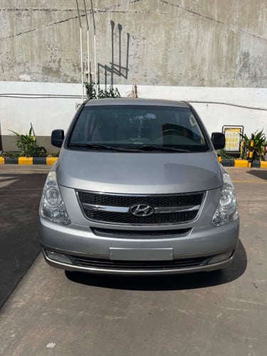 HVX 2011 full option silver ក្នុងលឿង ឡានស្អាត អត់បុកប៉ះ អត់ច្រេះ បង់រំលស់ងាយៗ