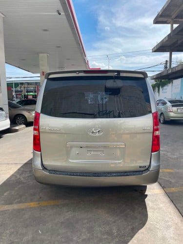 HVX 2011 full option silver ក្នុងលឿង ឡានស្អាត អត់បុកប៉ះ អត់ច្រេះ បង់រំលស់ងាយៗ