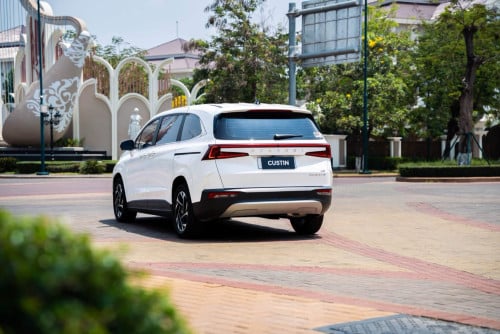 Hyundai Custin