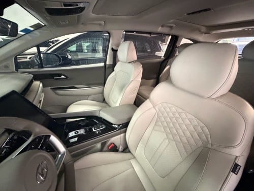 Hyundai Custin VIP ប្រេីបាន 8000km មហាថ្មី ថ្នាំស៊ីនមួយជុំ