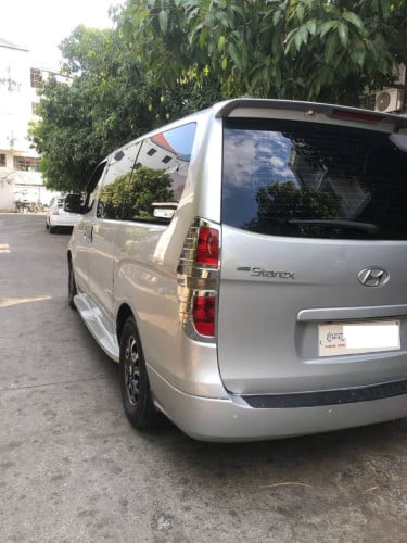HYUNDAI Starex 2010 For Rent /出租