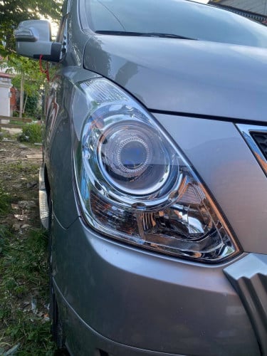 HYUNDAI Starex 2013 For Rent /出租