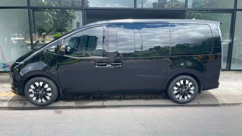 Hyundai Staria 2025 លក់ 39500$ ចចារ