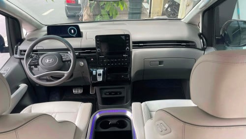 Hyundai Staria 2025 លក់ 39500$ ចចារ