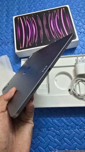 I pad pro 11 4th/128/ wifi 99% 529$