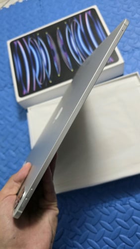 iPad Pro 12.9Nich M2 SIM+WiFi 512G 99% 777$