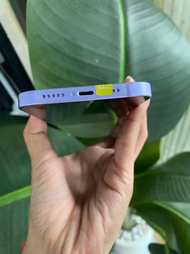 iPhone 12 តម្លៃសមរម្យត្រឹមតែ219$ទេបងៗ🥰សំុណុំសុីន អុឺវ៉ាន់ LLA🥰បងៗអាចឆាតសួរបាន🥰