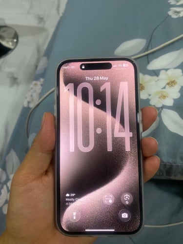 iPhone 15 pro 256gb ស្ទើកាមេរ៉ាតែតិច ក្រៅពីនឹងសាណុំមិនដែលដោះ