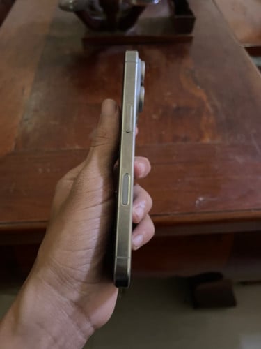 iPhone 16 pro ស្អាត 99% ឆ្លាស់ម៉ាសុីនសាណុំធានា