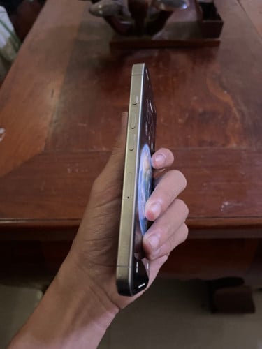 iPhone 16 pro ស្អាត 99% ឆ្លាស់ម៉ាសុីនសាណុំធានា