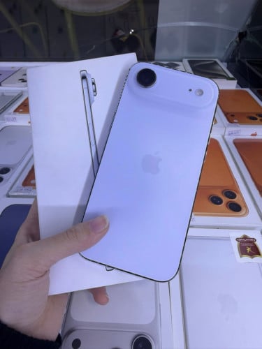 iPhone 17 Air, 256GB LL/A,នៅស្អាត99%,ថ្ម100%,សាកថ្ម23ដង