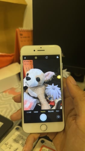 iPhone 8 64G ស្អាតម៉ាជុំ 18$ មានស្គេន