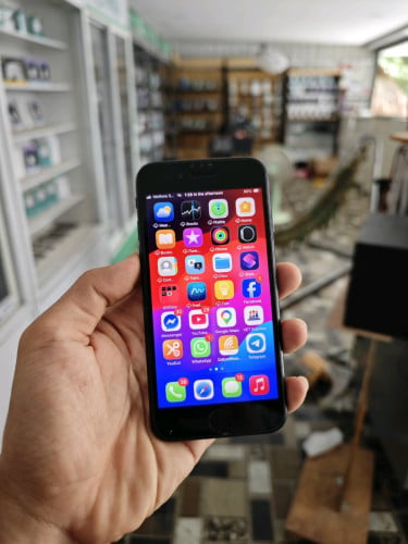 iPhone SE 2 128GB សំណុំស៊ីន