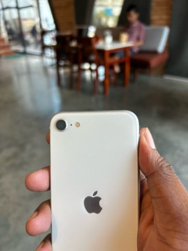 iPhone SE2 128g នៅដំដេីរការទាំងអស់