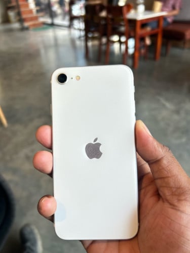 iPhone SE2 128g នៅដំដេីរការទាំងអស់