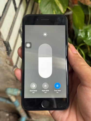 Iphone SE2 QL/A 64G សន្នុំសុីន Scan ថ្ម82% រូបរាងស្អាត 😭 អត់ជាប់អត់មានបញ្ហាអ្វីទាំងអស់