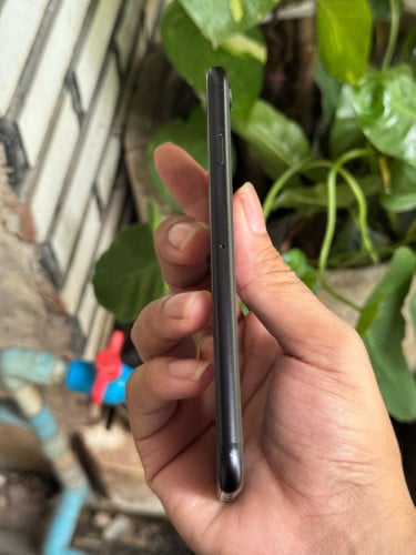 Iphone SE2 QL/A 64G សន្នុំសុីន Scan ថ្ម82% រូបរាងស្អាត 😭 អត់ជាប់អត់មានបញ្ហាអ្វីទាំងអស់