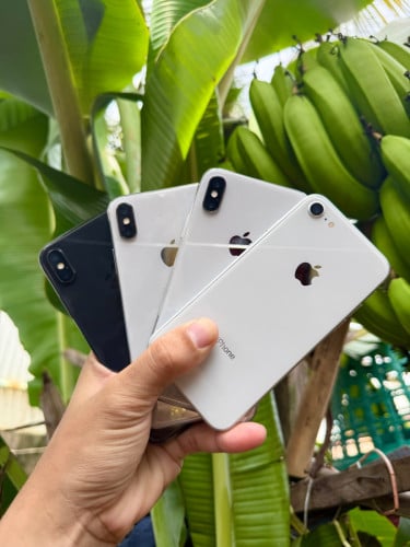 iPhone X និង​ iPhone 8 អេក្រង់ហ្សុីនទាំងអស់​ នៅស្គេន​ អត់ជាប់អី​  លក់​150$ដាច់