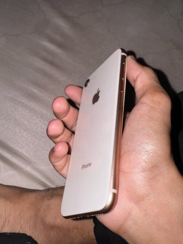 Iphone8Gអេក្រង់សុីន តួនិងសំបកនៅស្អាត ថ្ម១00%