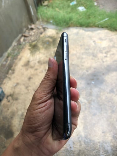 IPhoneX 64G ប្រើម៉ាអេម ថតច្បាស់មុខក្រោយ