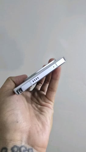 iQoo 13 5G 16G 512G global 99% 449$