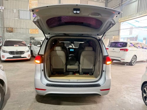 Kia carnival 2015