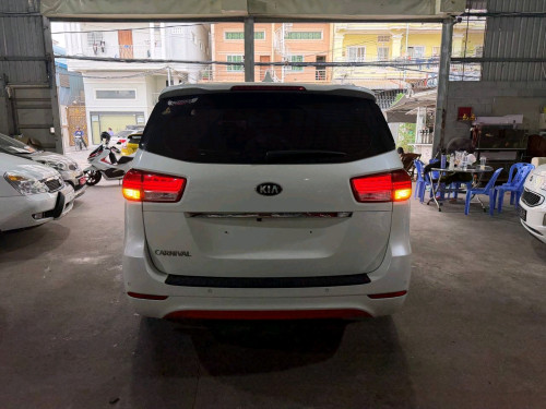 Kia Carnival 2015កៅអី7