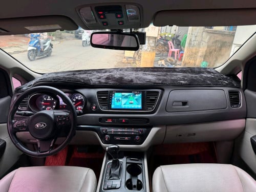 Kia Carnival 2015 Luxury