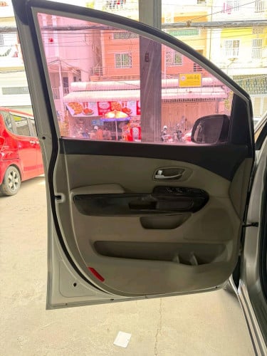 Kia Carnival 2015 Luxury