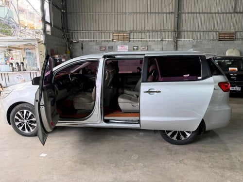 Kia Carnival 2015 Luxury