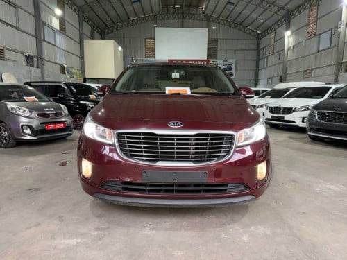 Kia Carnival 2015full option ទ្វាអូតូបី