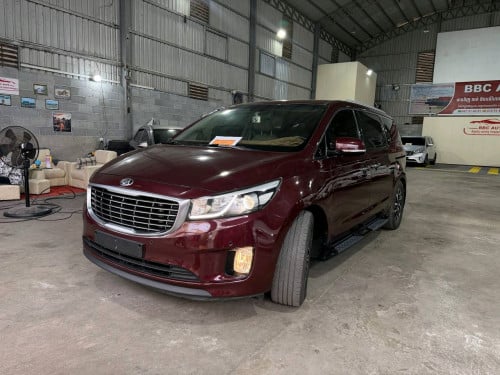 Kia Carnival 2015full option ទ្វាអូតូបី