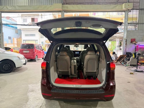 Kia Carnival 2015full option ទ្វាអូតូបី