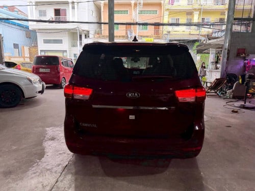 Kia Carnival 2015full option ទ្វាអូតូបី