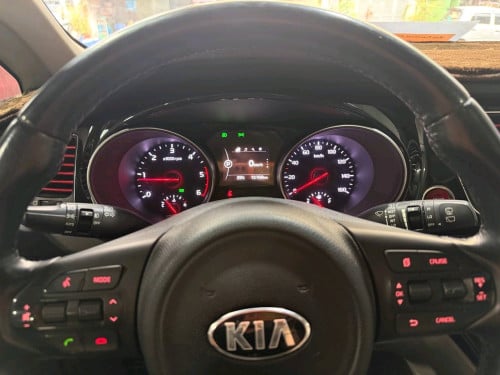 Kia Carnival 2015full option ទ្វាអូតូបី