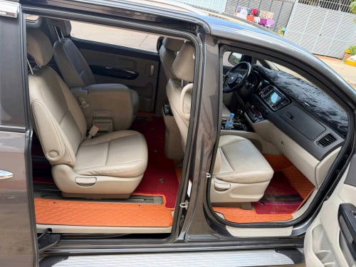 Kia Carnival 2015full option អូតូបូ