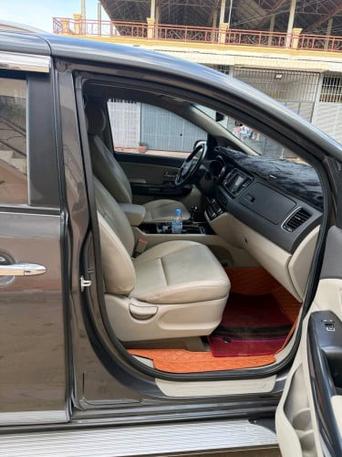 Kia Carnival 2015full option អូតូបូ