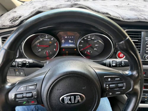 Kia Carnival 2015full option អូតូបូ