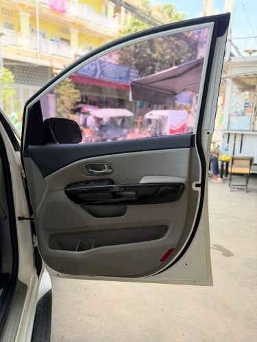 Kia Carnival 2015full option
