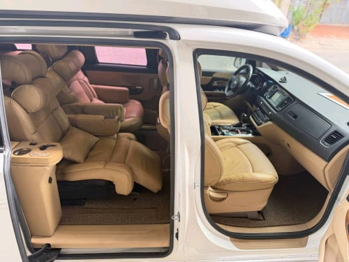 Kia Carnival 2015full option VIP