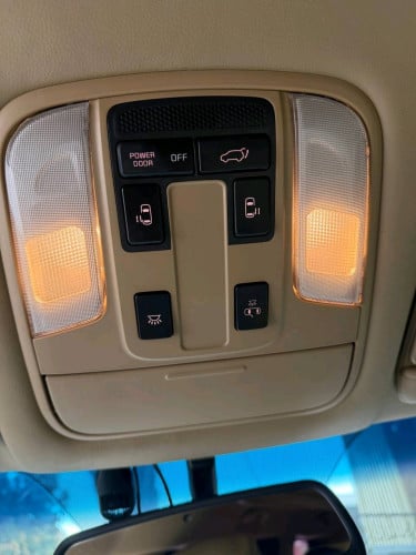 Kia Carnival 2015full option VIP