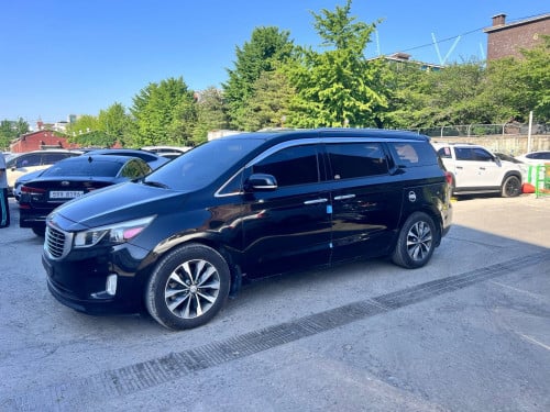 Kia Carnival 2016 ក្នុងលឿងបើក ដំបូល